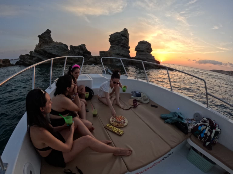 Hyra Katamaran  med eller utan skeppare Olbap Sant Antoni de Portmany 