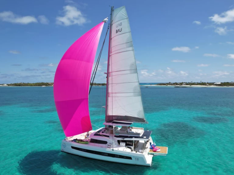 Hyr en BALI 5.8 - 5 cabines BALI 5.8 Le Marin 