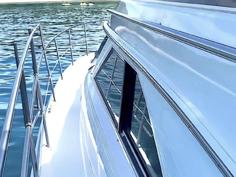 Uthyrning Motorbåt  i Värld - Sea Ray Sea Ray 400 Sedan Bridge