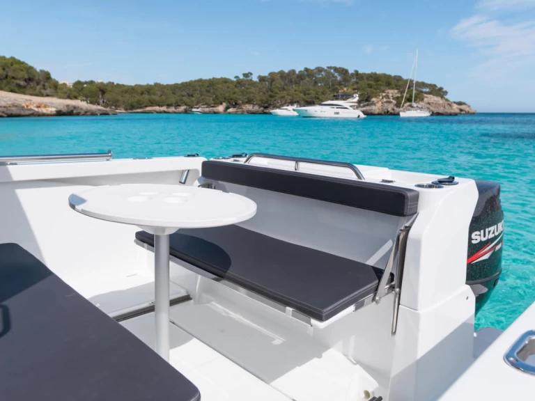 Hyr en Bénéteau Barracuda 8 Puerto Deportivo Marina de Santander 