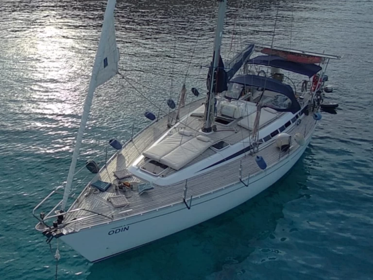 Navega con Odin Grand Soleil 46.3 15 metros charter bareboat eller skeppad i Palma de Mallorca