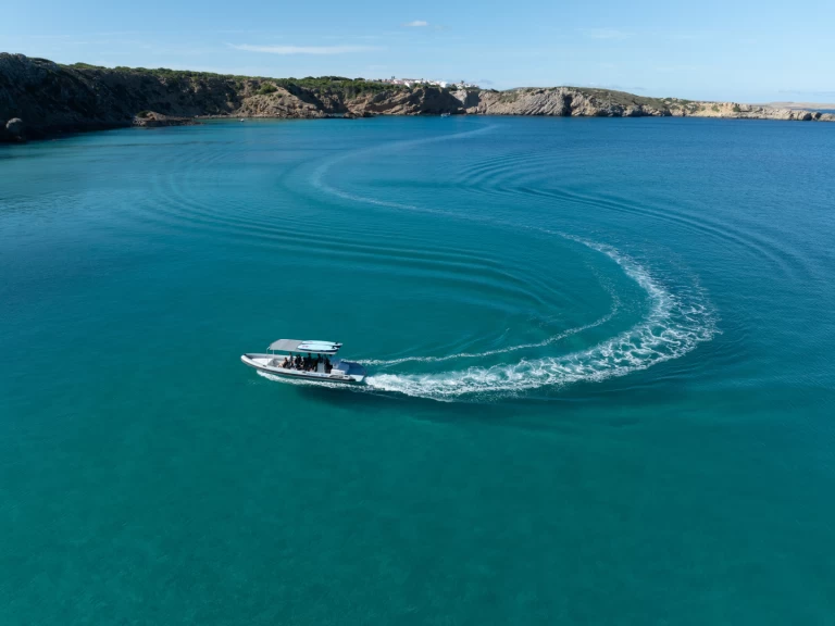 Uthyrning RIB Hydrosport med en båtlicens 