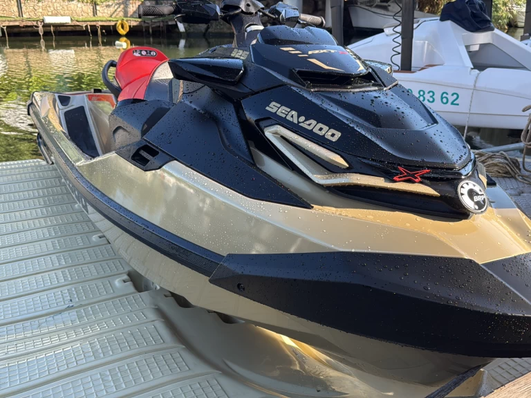 Hyr en Sea-Doo RXT-X RS 325 Mandelieu-la-Napoule 