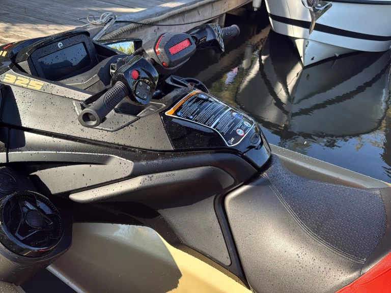 Båtuthyrning Sea-Doo RXT-X RS 325 i Mandelieu-la-Napoule på Samboat 