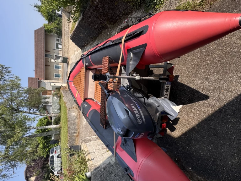 Quicksilver Quicksilver 430 SHD charter bareboat eller skeppad i Ornex