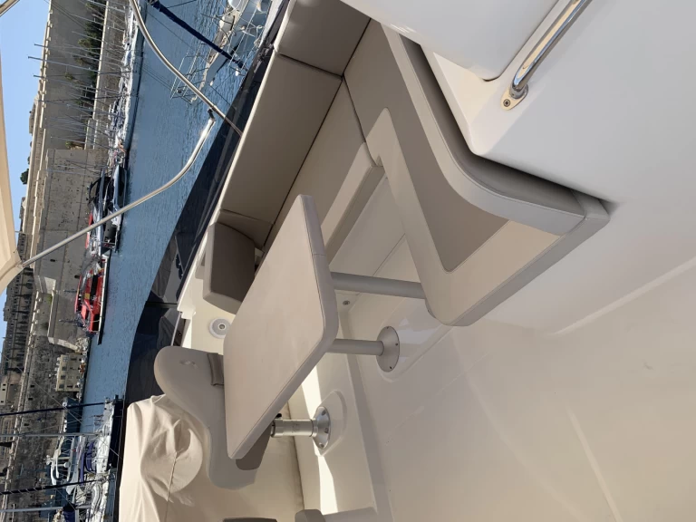 Hyra Motorbåt  med eller utan skeppare Bénéteau Il- Gżira 