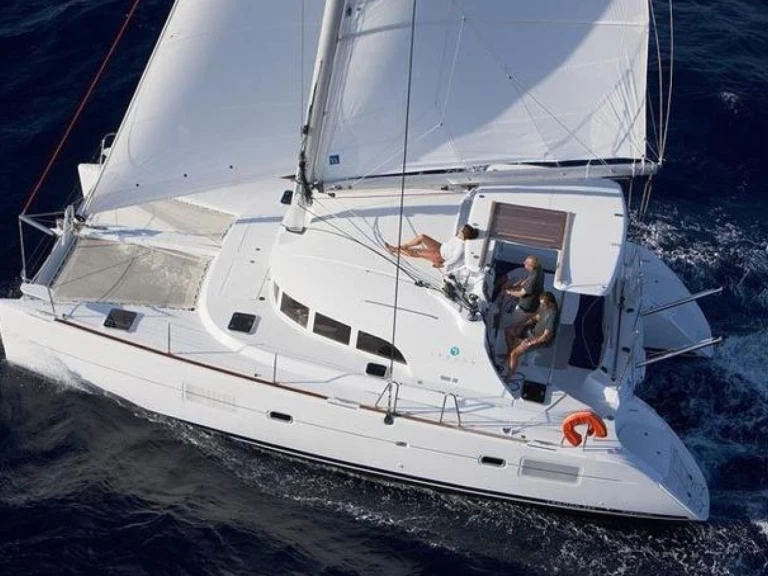 Lagoon Lagoon 400 charter bareboat eller skeppad i Es Jondal