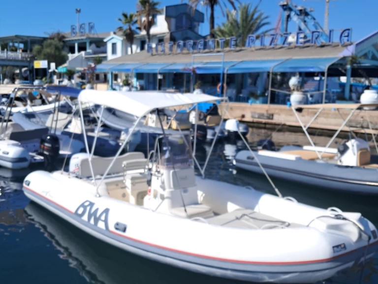Bwa Sport 19 GT charter bareboat eller skeppad i Arbatax Port