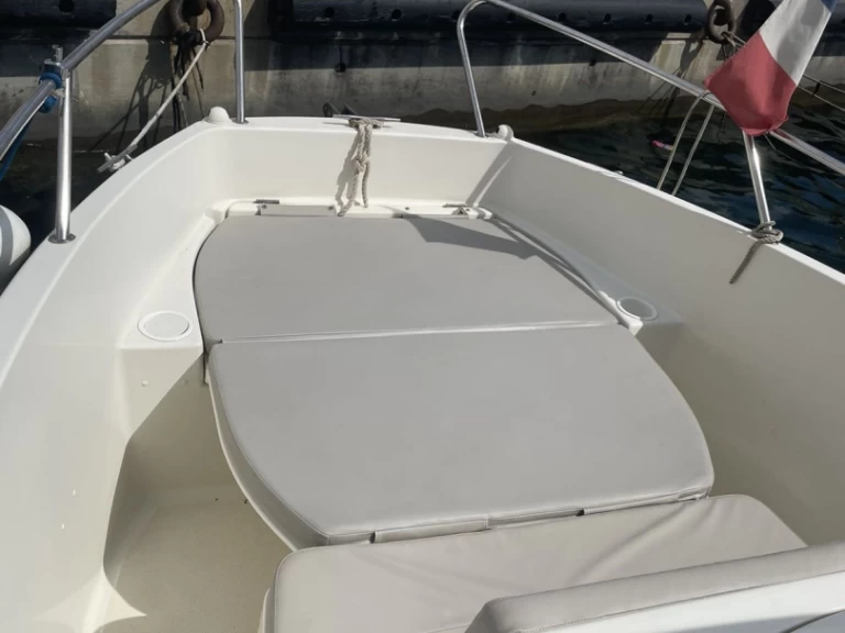Quicksilver Activ 555 Open charter bareboat eller skeppad i Marseille