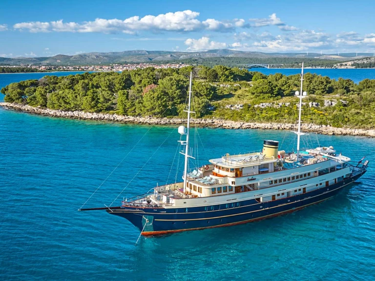 Båtuthyrning Custom CASABLANCA i Trogir  på Samboat 