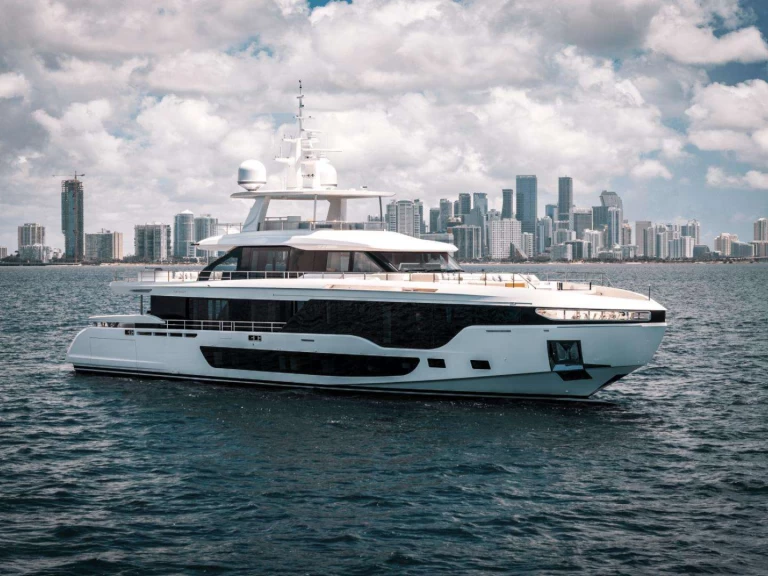 Azimut Tycoon charter bareboat eller skeppad i Miami 