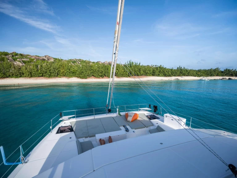 Bali BAREFOOT BLISS charter bareboat eller skeppad i Brittiska Jungfruöarna