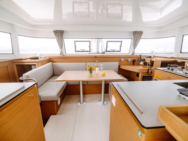 Excess Excess 11 charter bareboat eller skeppad i Deme of Volos