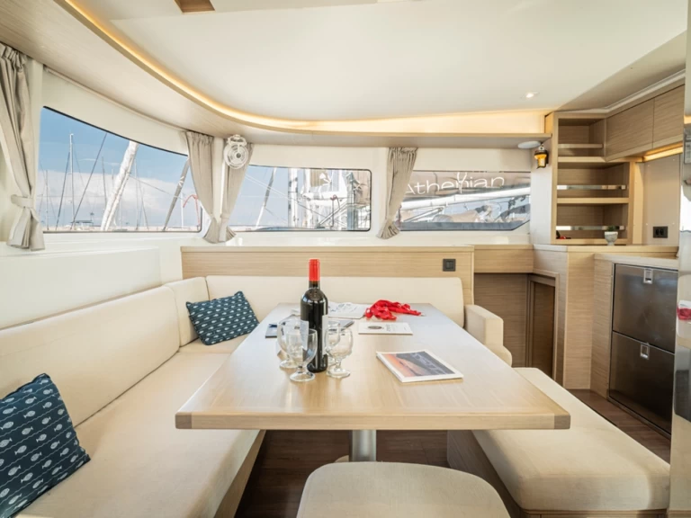 Hyr en Lagoon Lagoon 46 Piso Livadi 