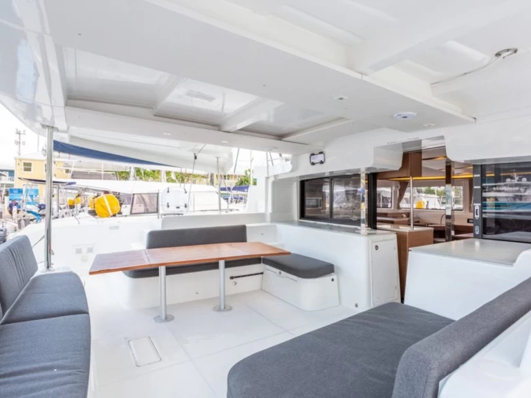 Lagoon Lagoon 46 charter bareboat eller skeppad i Parish of Saint George