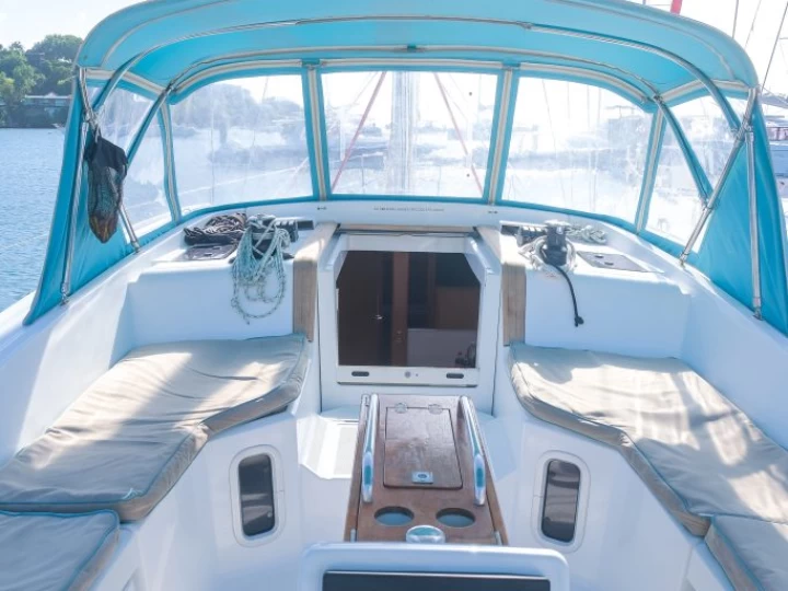 Jeanneau Sun Odyssey 44 Ds charter bareboat eller skeppad i Parish of Saint George