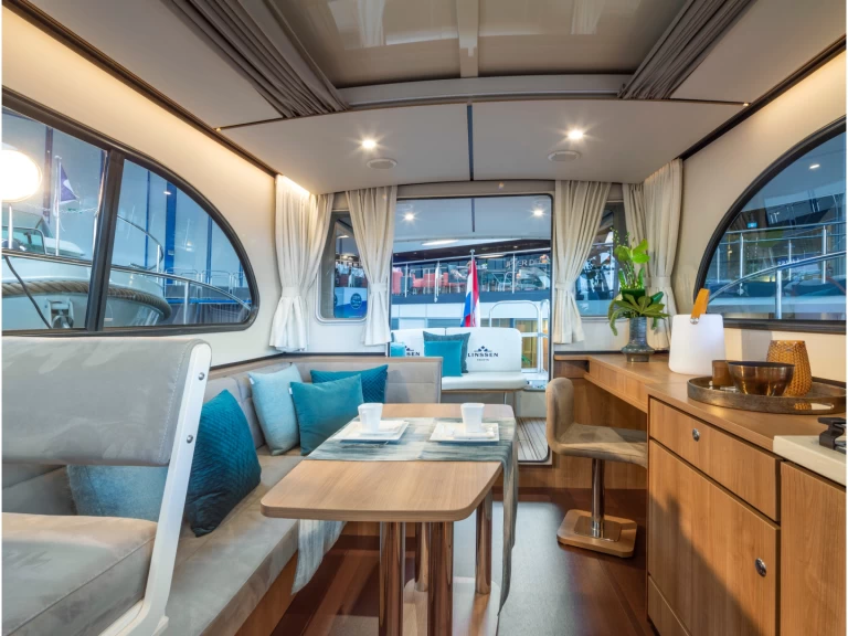 Hyra Motorbåt  med eller utan skeppare  Mirow 