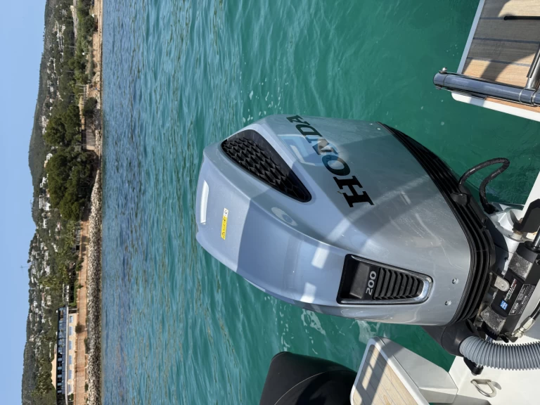 Uthyrning RIB Vanguard med en båtlicens 