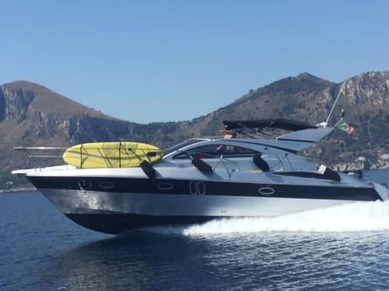 Platinum 40 Platinum 40 charter bareboat eller skeppad i Cefalù