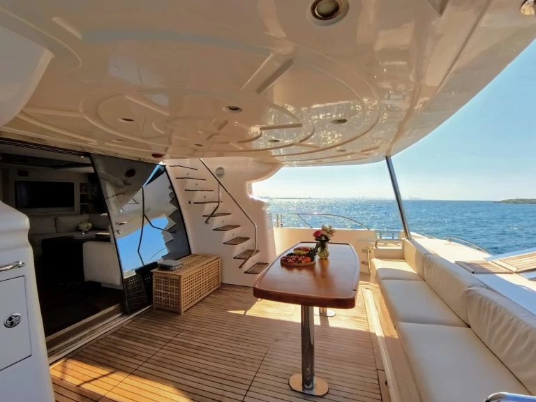 Lyx yacht för uthyrning Dubai Marina till det bästa priset 