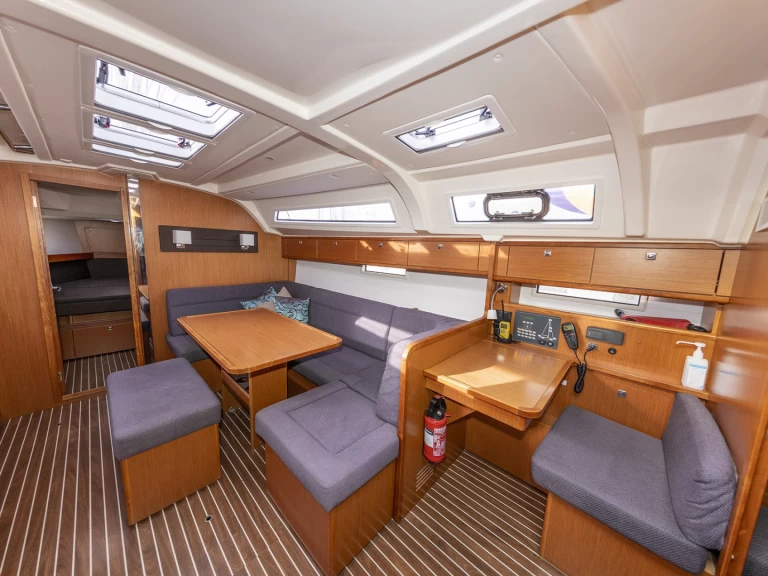 Yacht charter Kalkara billig Bavaria 41