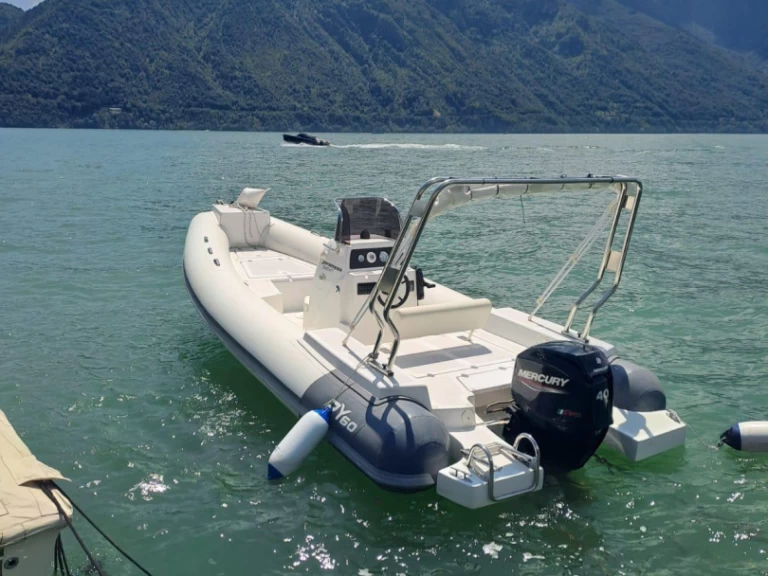 Hyr en Panamera PY60 Como (City) 