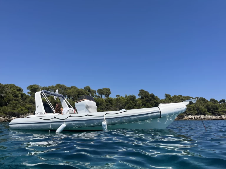 Arimar X-Cellence 730 charter bareboat eller skeppad i Mandelieu-la-Napoule