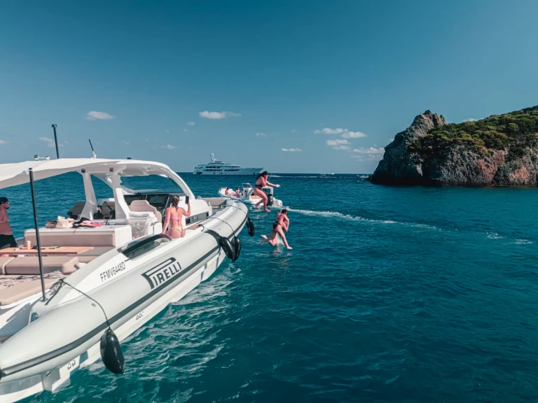 Hyra Motorbåt  med eller utan skeppare Pirelli Torre Annunziata 
