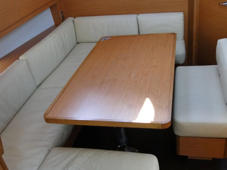 Uthyrning Segelbåt  i Alimos - Dufour Dufour 470