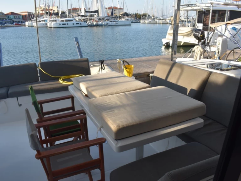 Uthyrning Katamaran  i Lefkáda - Fountaine Pajot Isla 40