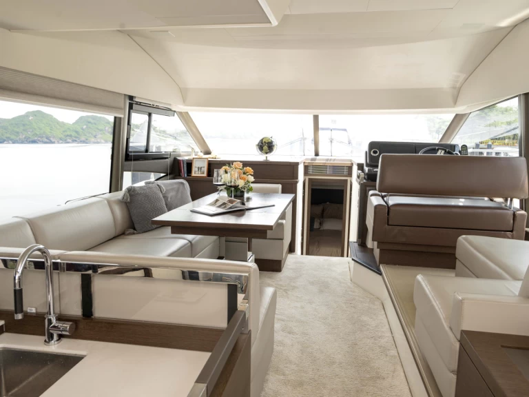 Yacht charter Hạ Long billig Prestige 520 Fly