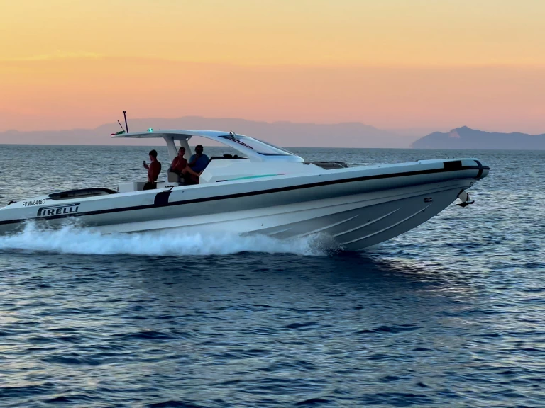 Motorbåt  för uthyrning Torre Annunziata till det bästa priset 