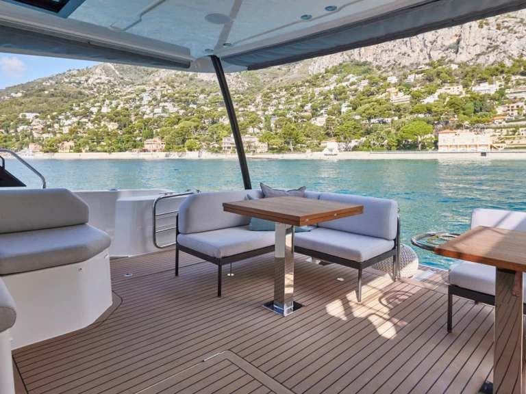 Båtuthyrning Prestige Prestige M48 i Torre Annunziata på Samboat 