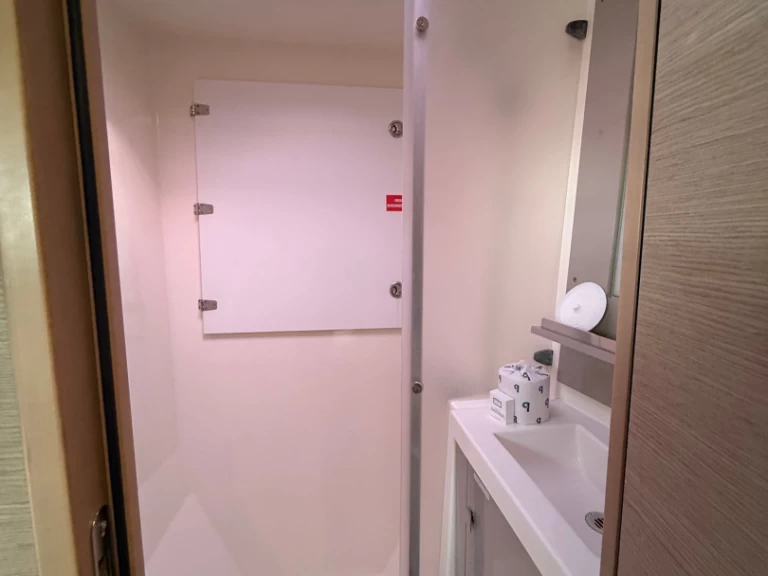 Hyra Katamaran  med eller utan skeppare Fountaine Pajot Road Town 