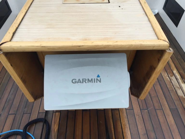 D&D Yacht D&D Kufner 54.2 charter bareboat eller skeppad i Punat