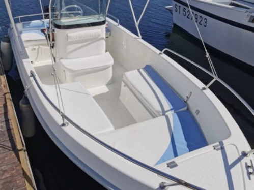 Conero 480 charter bareboat eller skeppad i Marseille