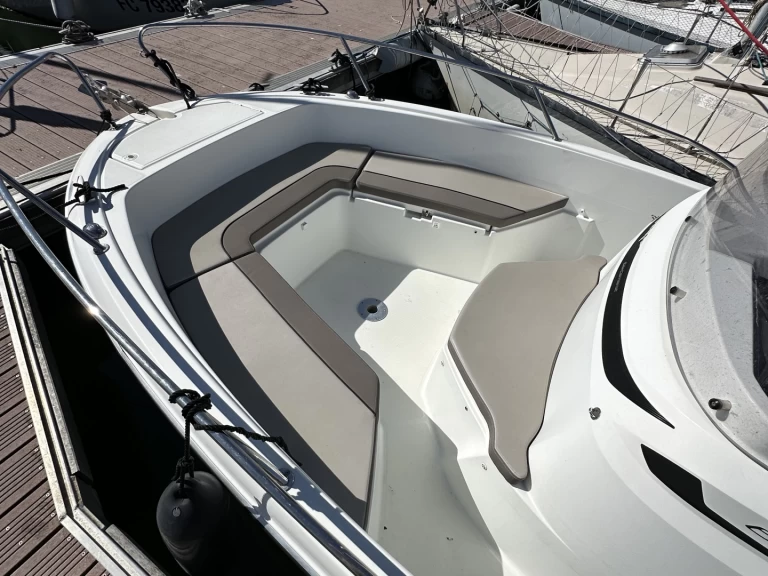 Hyra Motorbåt  med eller utan skeppare Jeanneau Le Havre 