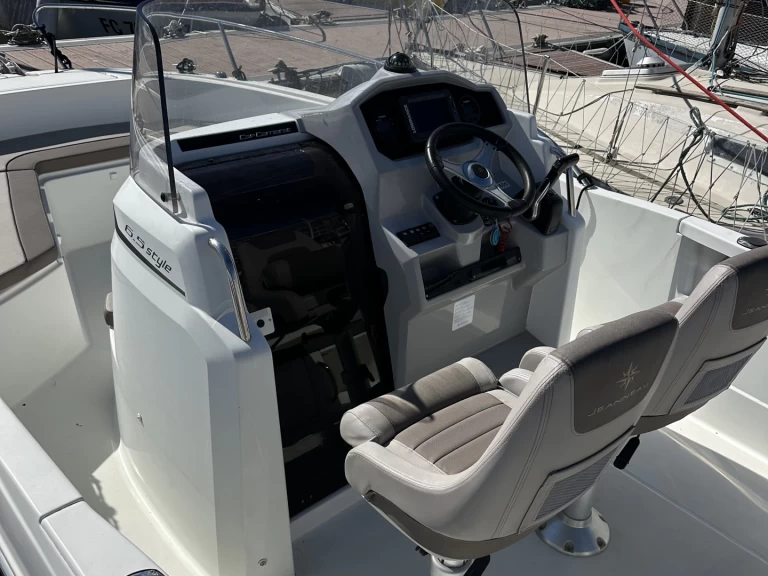 Motorbåt  för uthyrning Le Havre till det bästa priset 