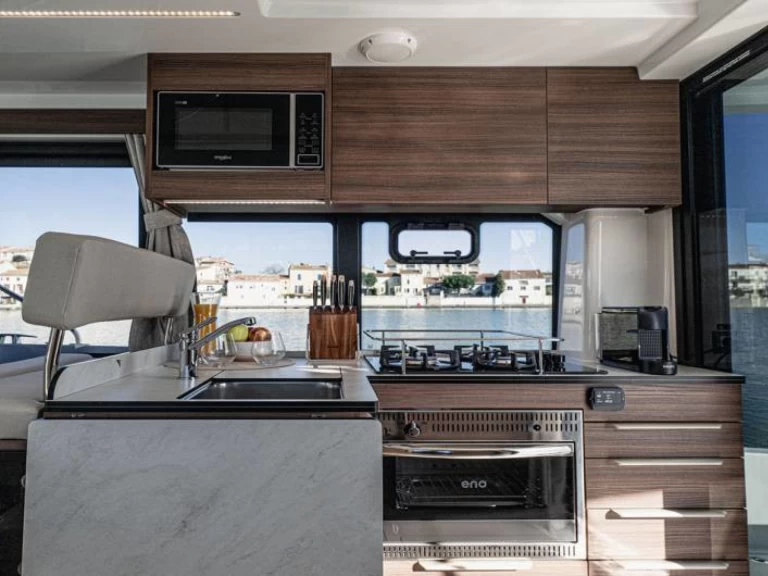 Yacht charter Castelnaudary billig Liberty