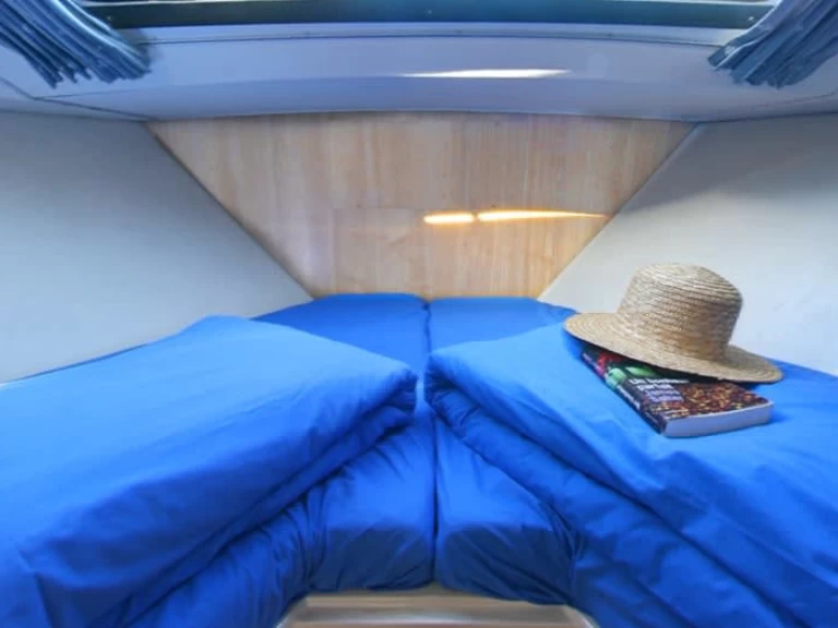 Le Boat Caprice charter bareboat eller skeppad i Hindeloopen