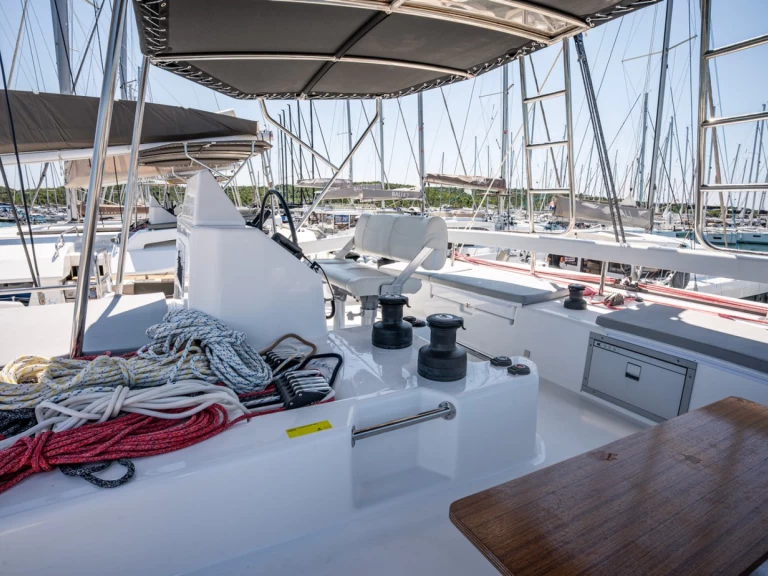 Hyr en Dufour Dufour Catamarans 48 Sail Pirovac 