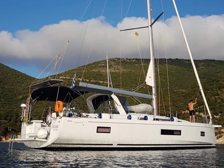 Bénéteau Oceanis 51.1 charter bareboat eller skeppad i Paros (ostrov)