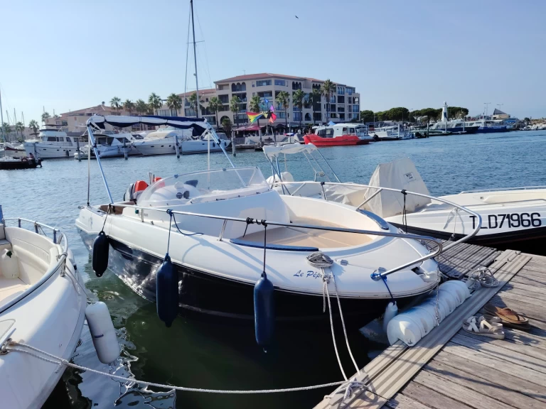 Jeanneau Cap Camarat 625 WA charter bareboat eller skeppad i Argelès-sur-Mer