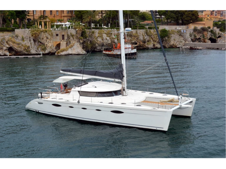 Hyr en Fountaine Pajot Eleuthera 60 Capo d'Orlando 
