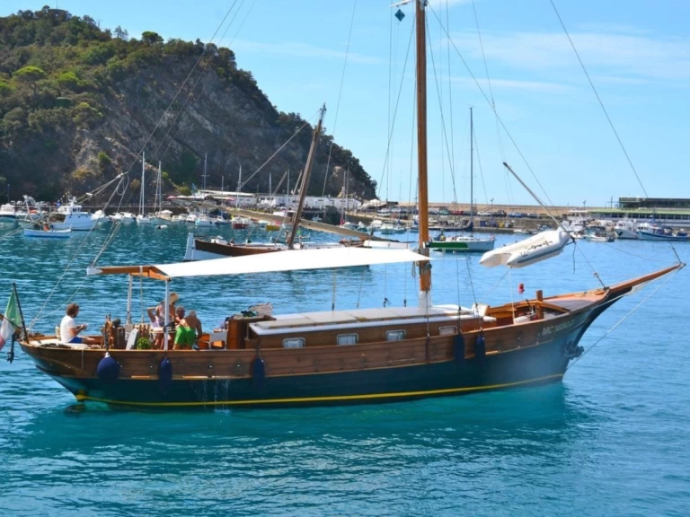 SIMEONI GOLETTA 15 MT charter bareboat eller skeppad i Chiavari