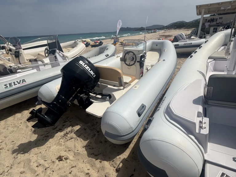 Bsc Classic  charter bareboat eller skeppad i Cagliari