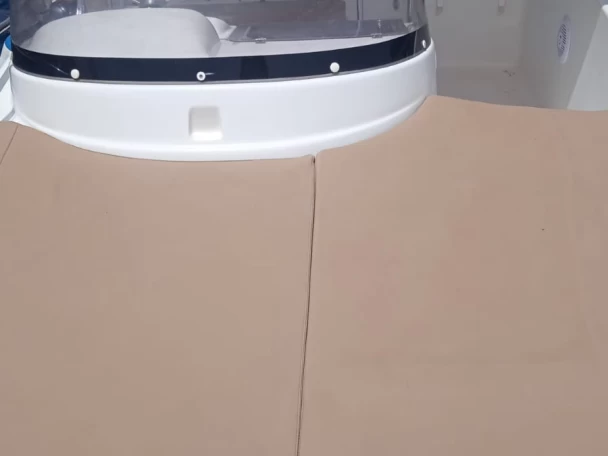 Uthyrning Motorbåt  polyeste yacht med en båtlicens 