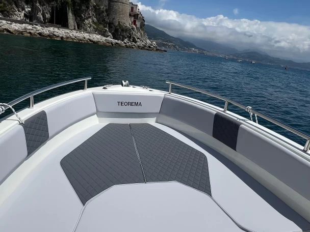 Hyra Motorbåt  med eller utan skeppare Allegra Boats Positano (Italien) 