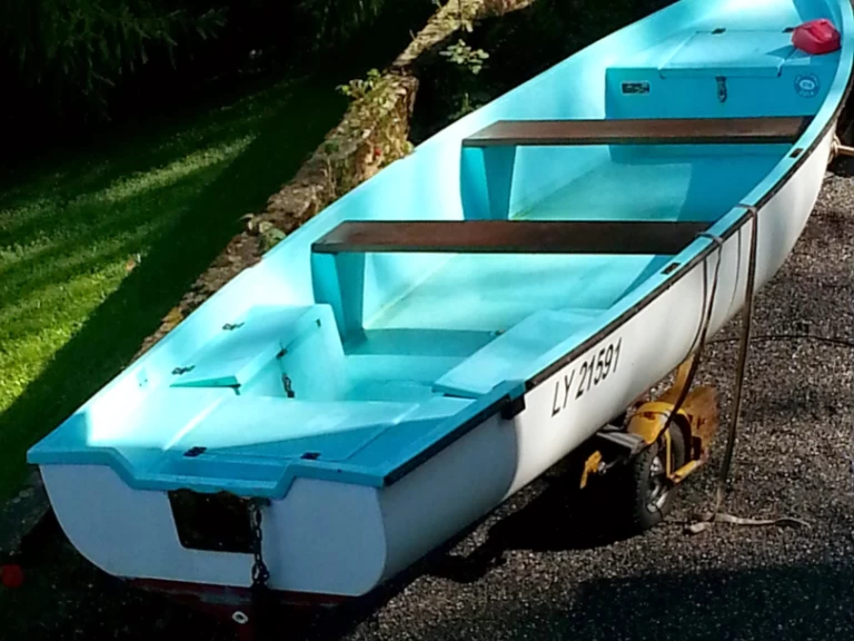 Barque Beauquis charter bareboat eller skeppad i Saint-Jorioz