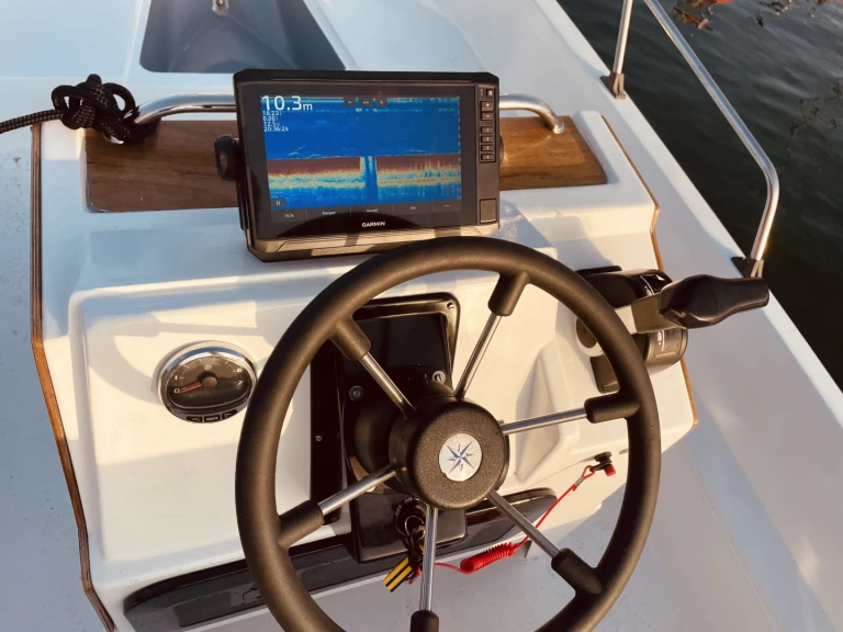 Hyr en Boston Whaler Boston Whaler 17 Larmor-Plage 